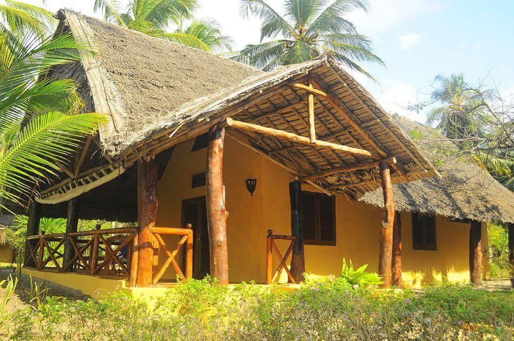 Utende Kinasi Lodge מראה חיצוני תמונה