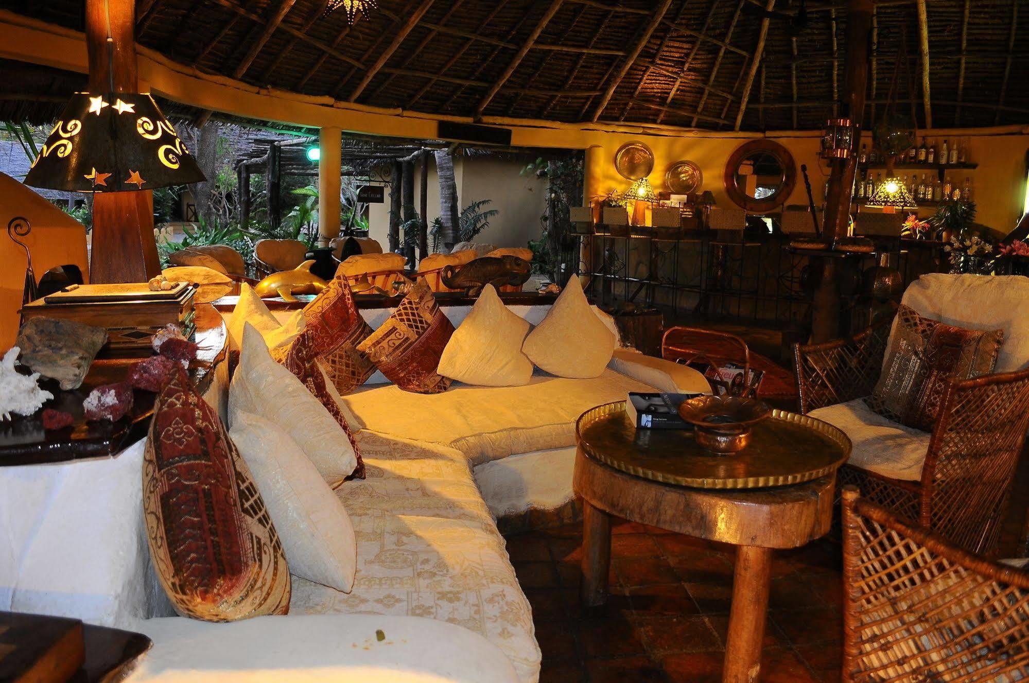 Utende Kinasi Lodge מראה חיצוני תמונה