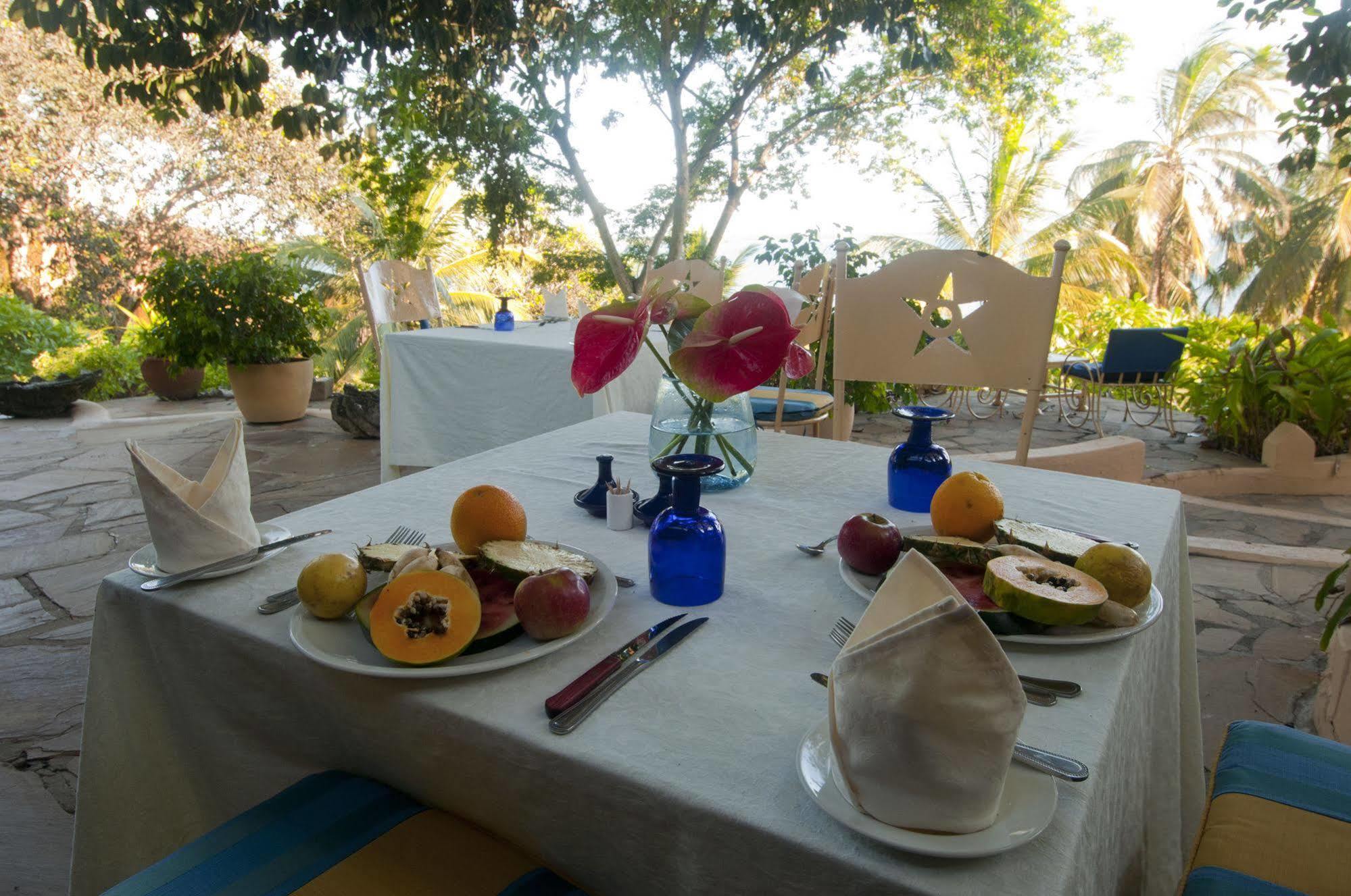 Utende Kinasi Lodge מראה חיצוני תמונה