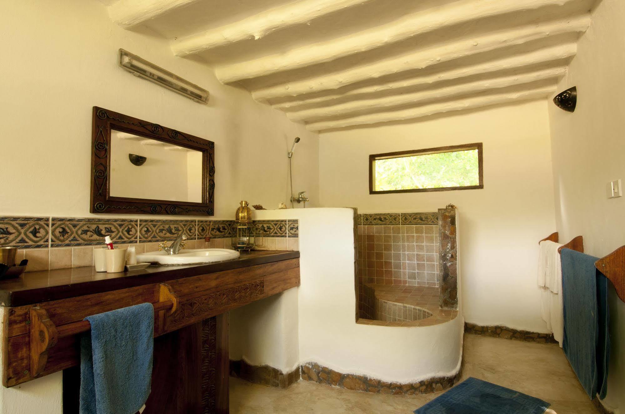 Utende Kinasi Lodge מראה חיצוני תמונה